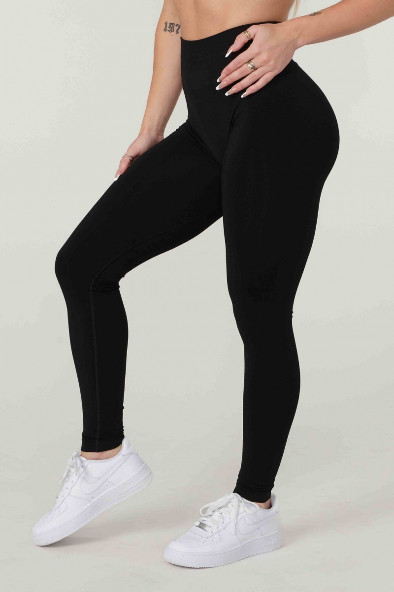 Women\'s YoungLA W220 - Core Seamless Leggings Black | 704-PGNCQW